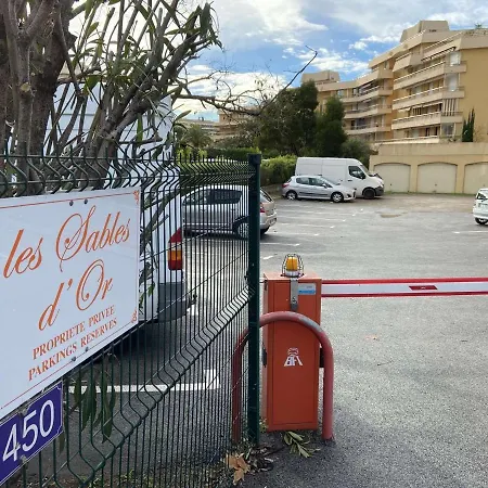 Apartament 3 Pieces, 6 Couchages, Parking, Proche Et Commerces, - Fr-1-226a-152 Fréjus