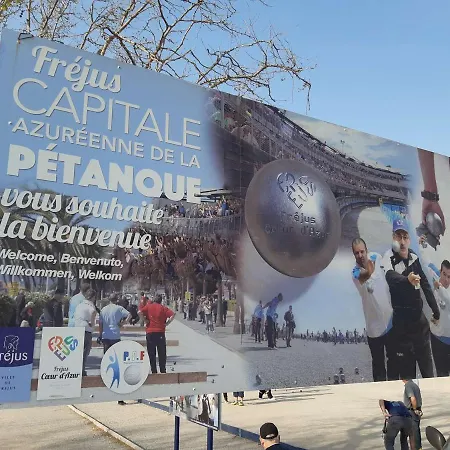 Apartment 3 Pieces, 6 Couchages, Parking, Proche Et Commerces, - Fr-1-226a-152 Fréjus